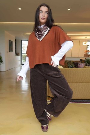 Gilbert Cord Barrel Pant Chocolate